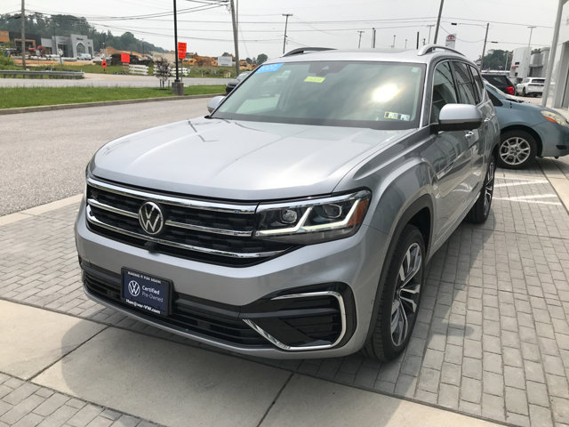 2022 Volkswagen Atlas V6 SEL Premium R-Line photo 2