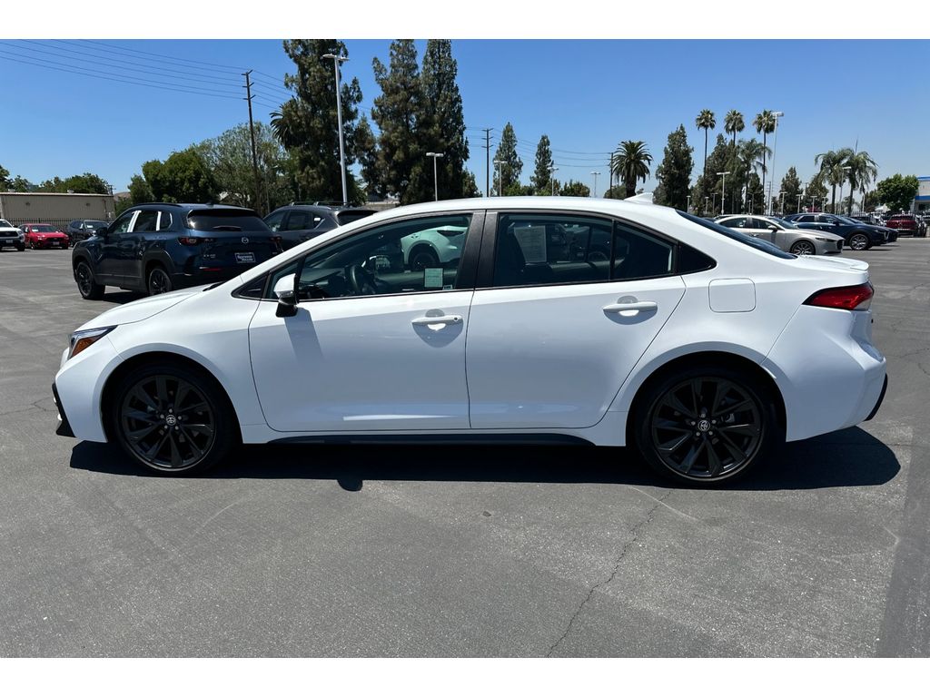 2025 Toyota Corolla SE photo 2