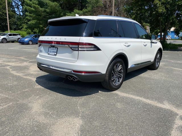 2022 Lincoln Aviator Standard photo 4