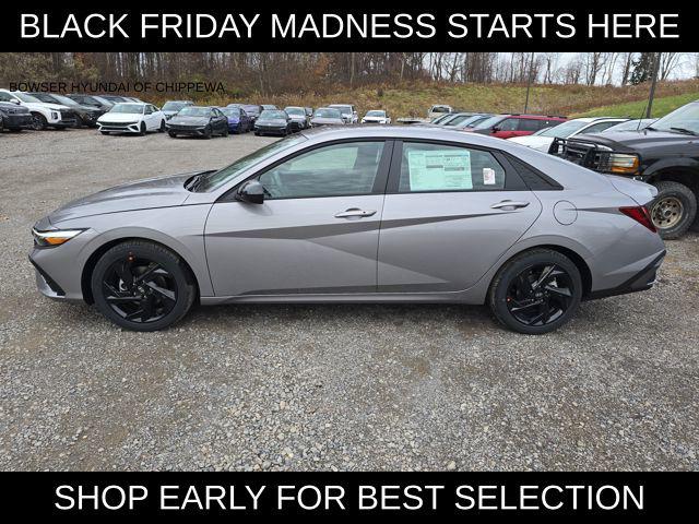 2026 Hyundai Elantra SEL Sport photo 2