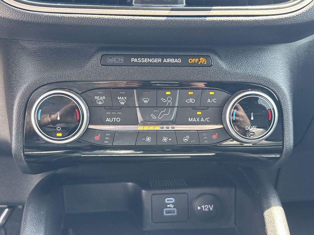 2022 Ford Escape SEL photo 14
