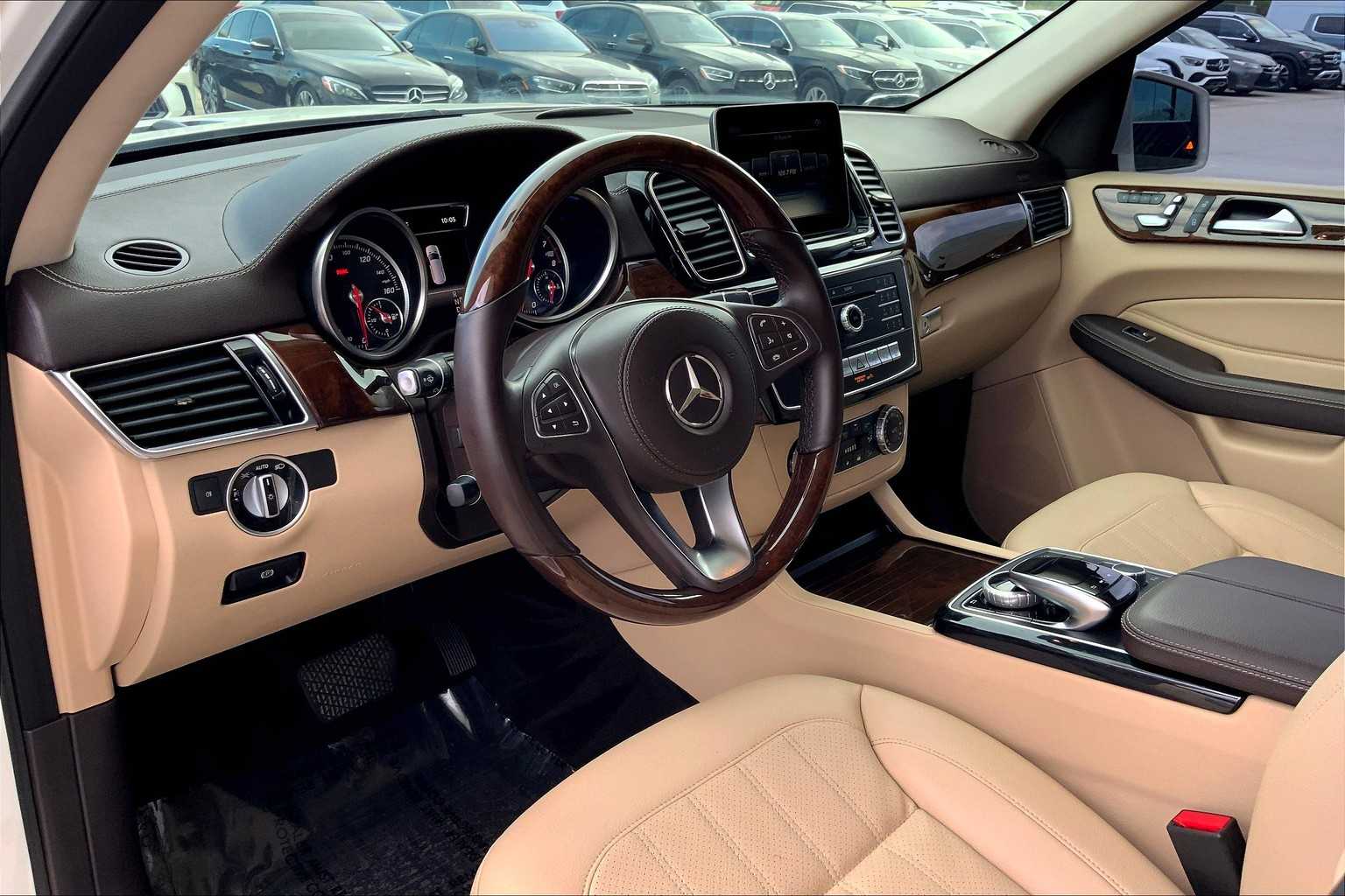 2017 Mercedes Benz GLS 450 4MATIC photo 14