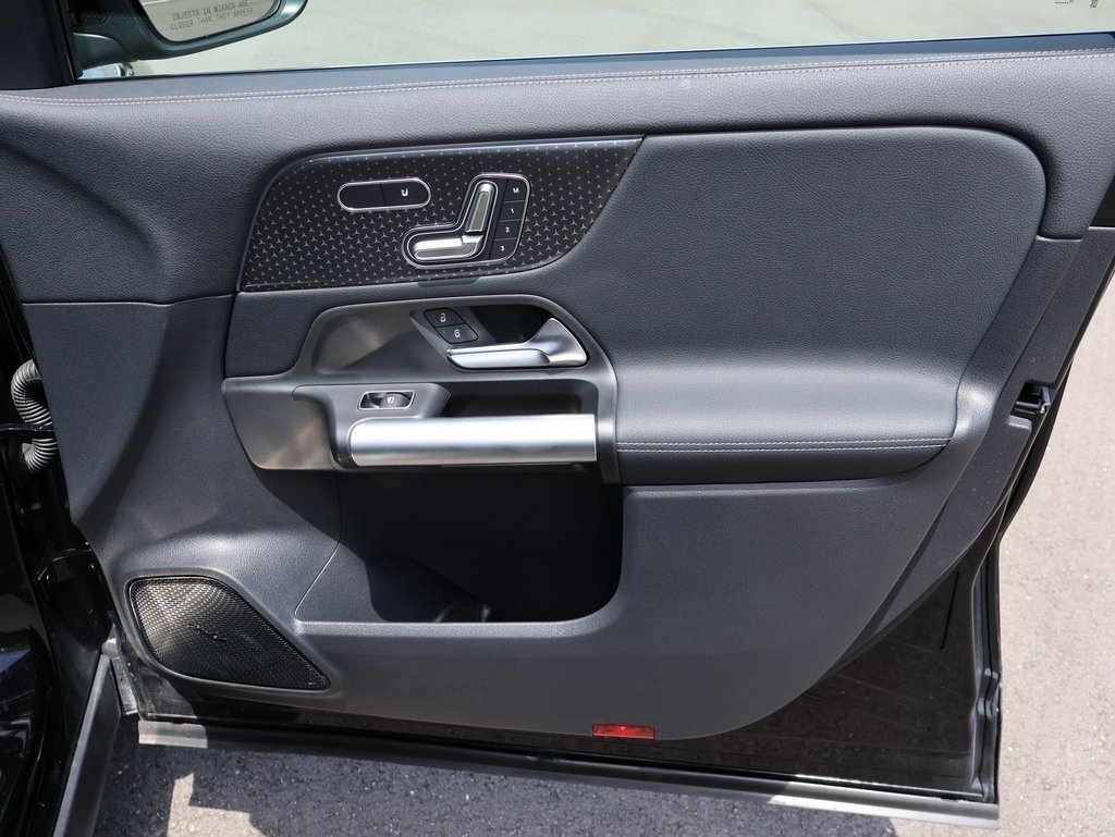 2025 Mercedes Benz GLA 250 4MATIC photo 12