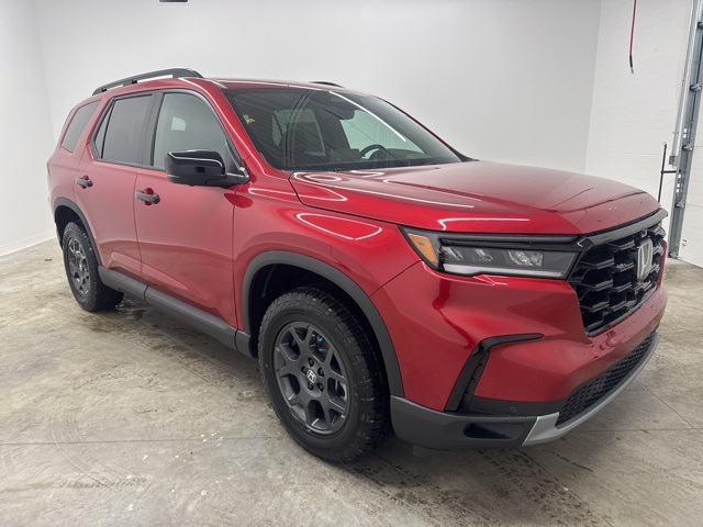 2025 Honda Pilot TrailSport photo 2