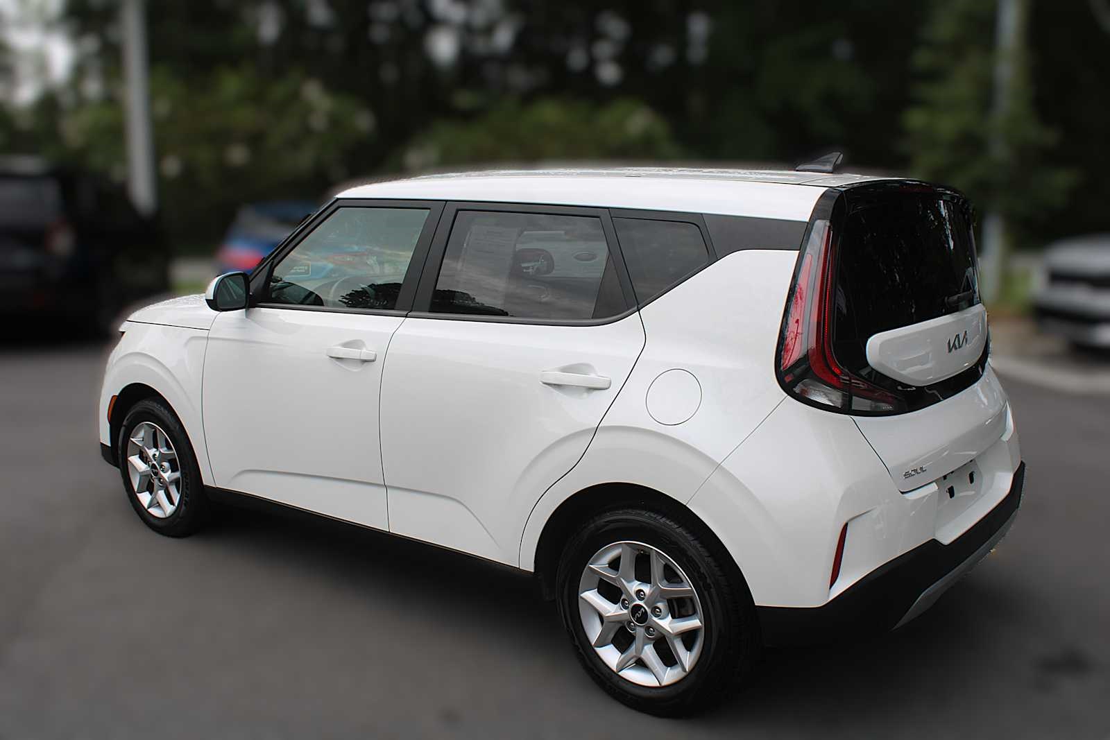 2023 Kia Soul LX photo 3