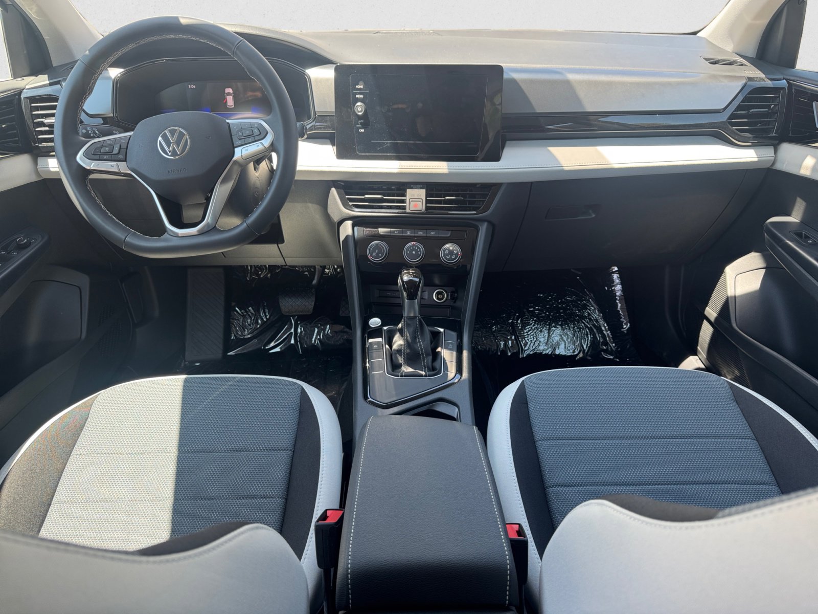 2025 Volkswagen Taos S photo 9