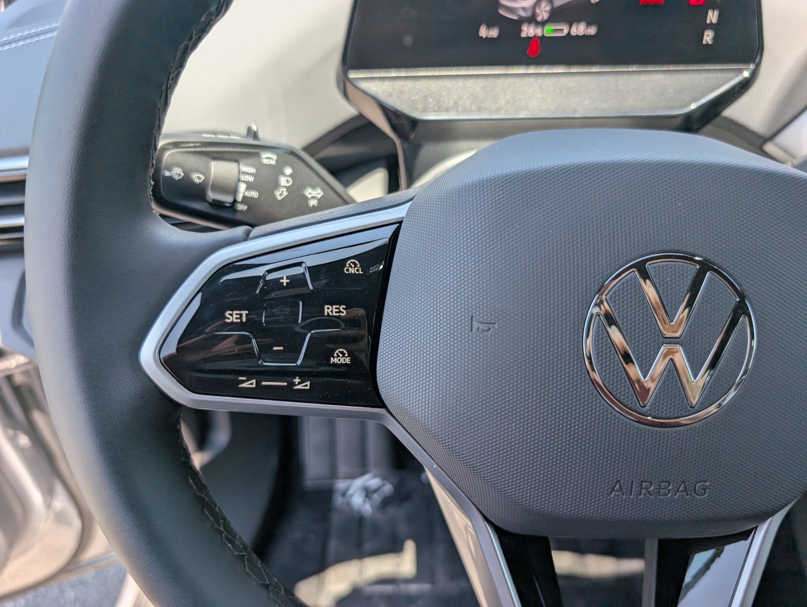 New 2025 Silver Mist Metallic Volkswagen Pro image 15