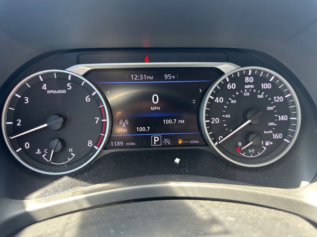 2025 Nissan Sentra SV photo 9