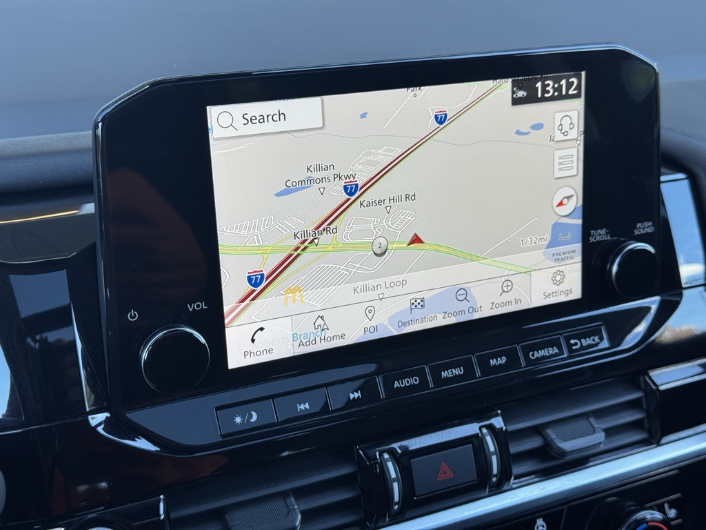 2022 Nissan Pathfinder SL photo 2