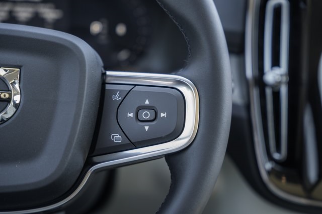 2026 Volvo XC40 photo 20