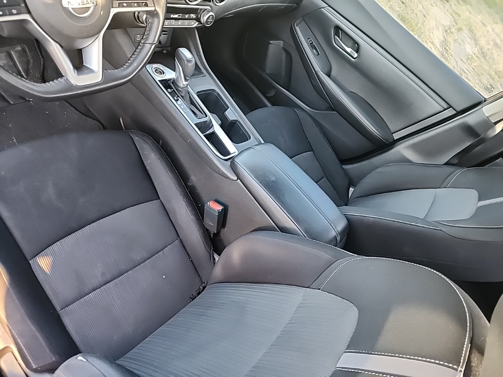 2021 Nissan Sentra SV photo 9