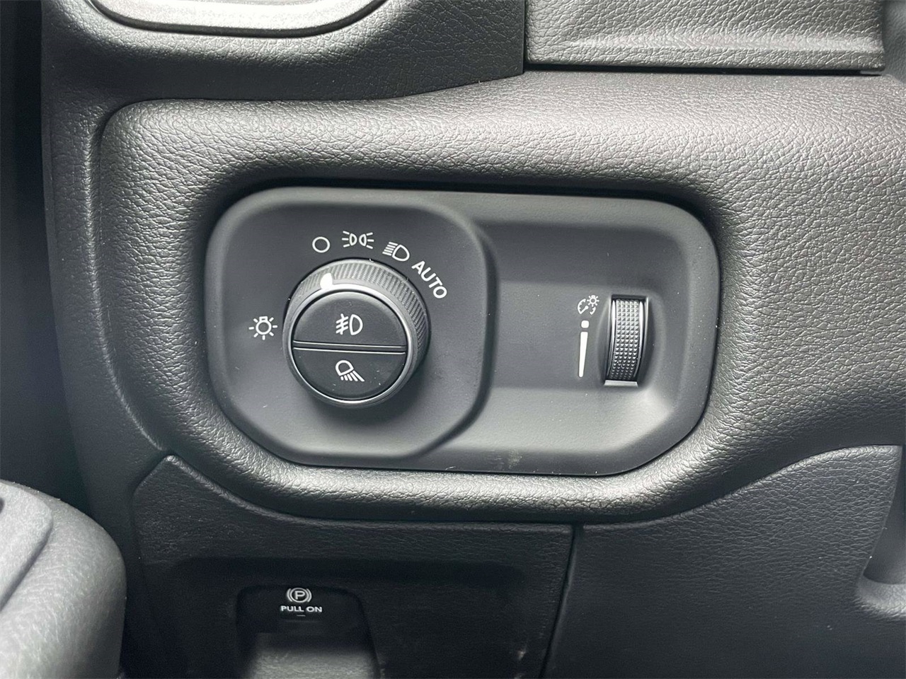 2025 Ram 1500 Tradesman photo 11