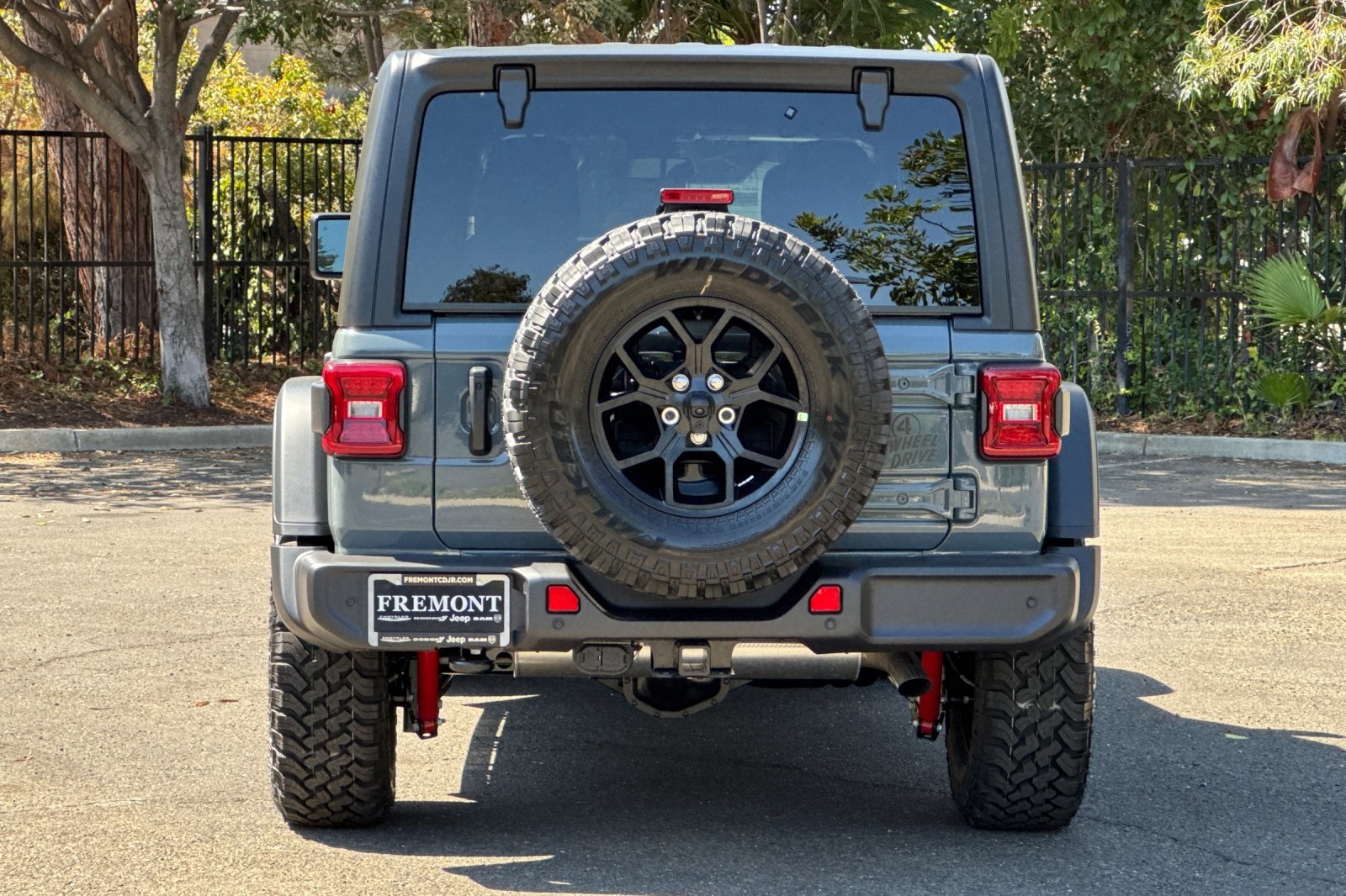 2025 Jeep Wrangler Willys photo 4