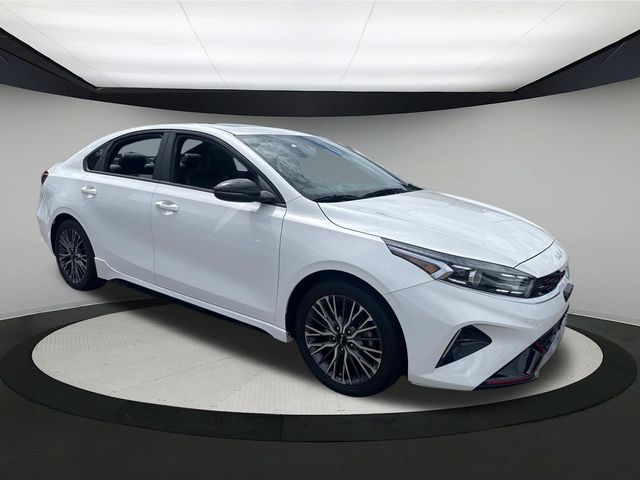 2022 Kia Forte GT-Line photo 2