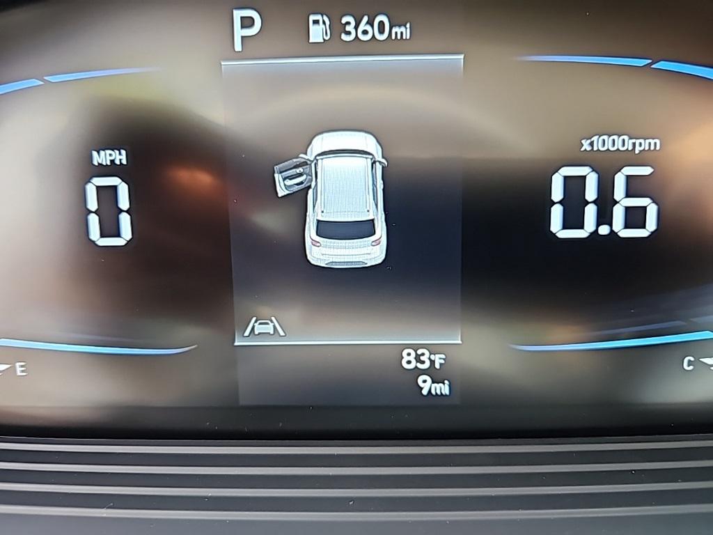 2025 Hyundai Venue SEL photo 12