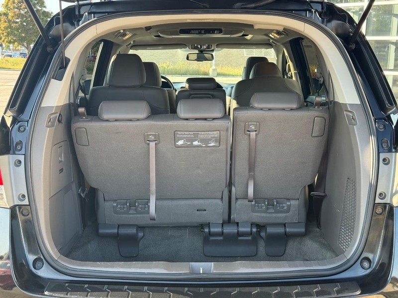 2016 Honda Odyssey Touring photo 9