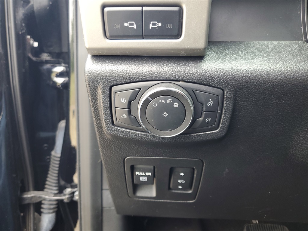 2020 Ford F-150 Lariat photo 13
