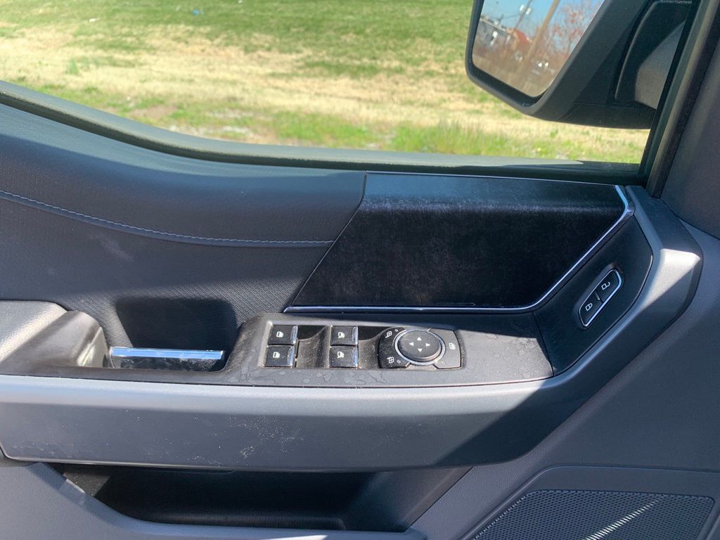 2023 Ford F-150 XLT photo 12