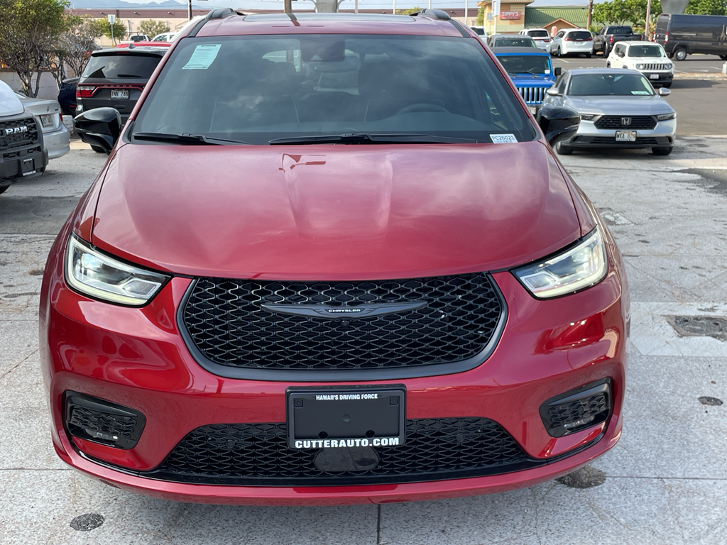 2026 Chrysler Pacifica Limited's photo