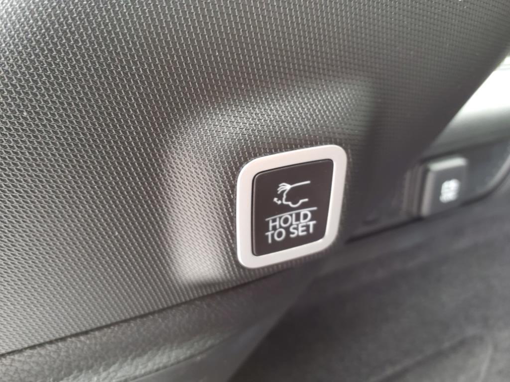 2024 Jeep Cherokee Overland 4xe photo 24