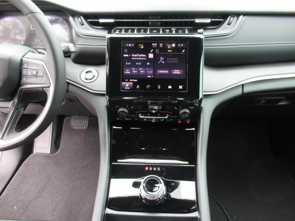 2025 Jeep Grand Cherokee Altitude photo 14