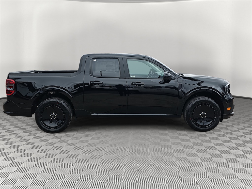 2025 Ford Maverick photo 2