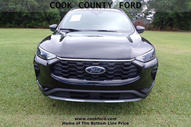 2025 Ford Escape ST-Line photo 2