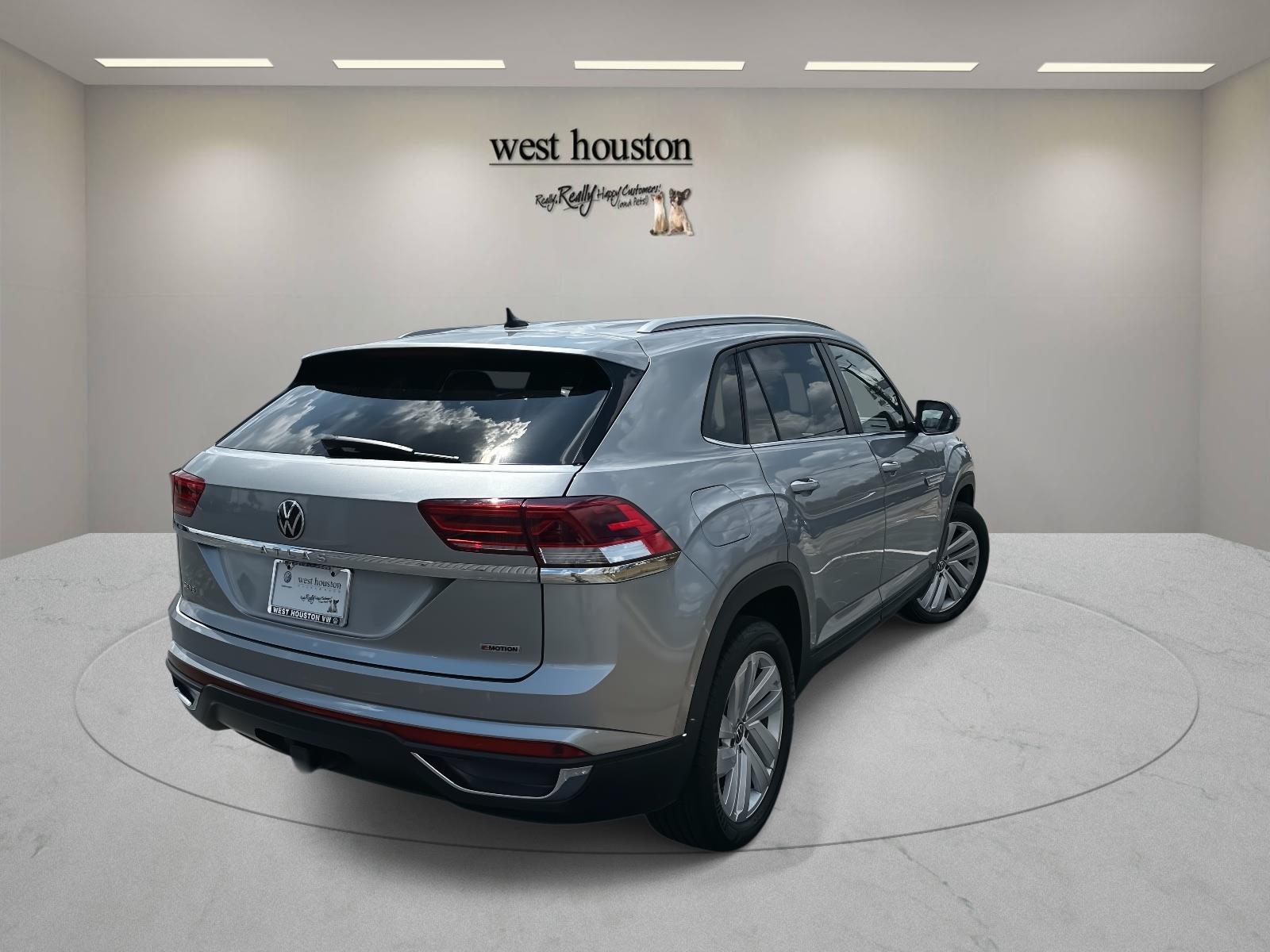 2022 Volkswagen Atlas Cross Sport V6 SE Technology photo 4