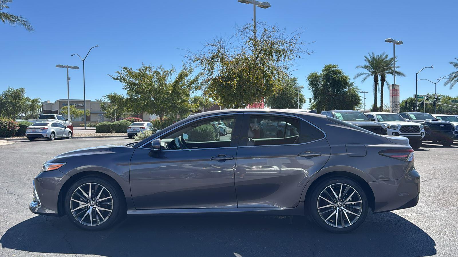 2023 Toyota Camry Hybrid XLE photo 4