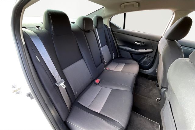 2020 Nissan Sentra SV photo 16