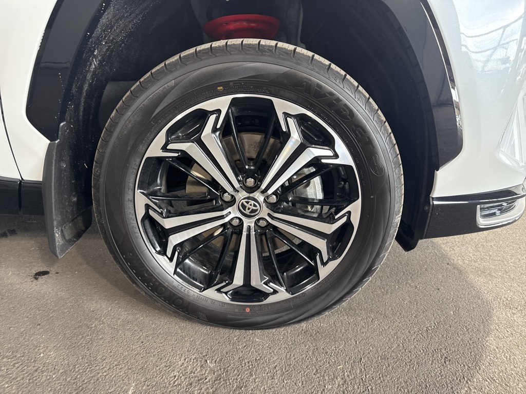 2025 Toyota RAV4 Hybrid XSE photo 7