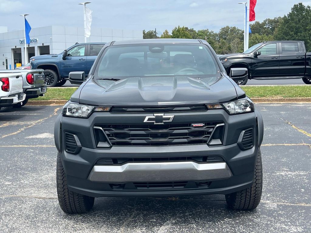 2026 Chevrolet Colorado Trail Boss photo 2