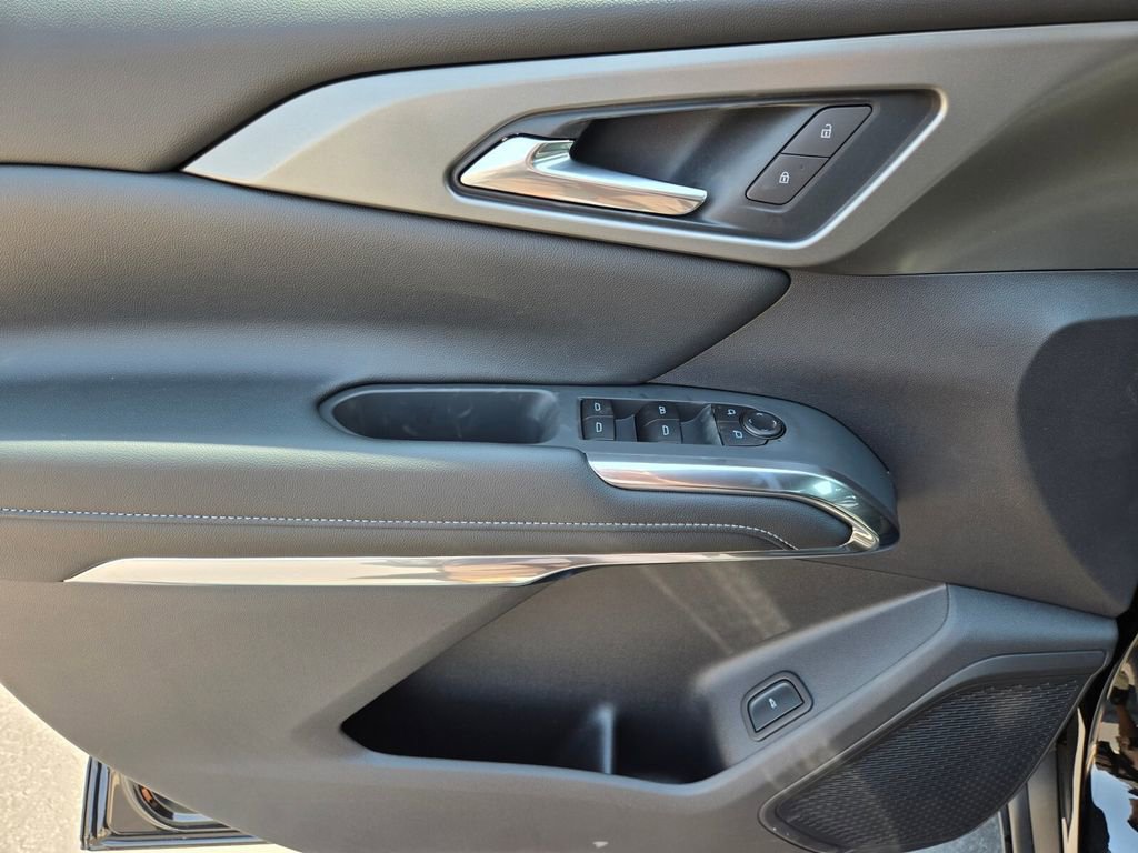 2026 Chevrolet Traverse photo 11