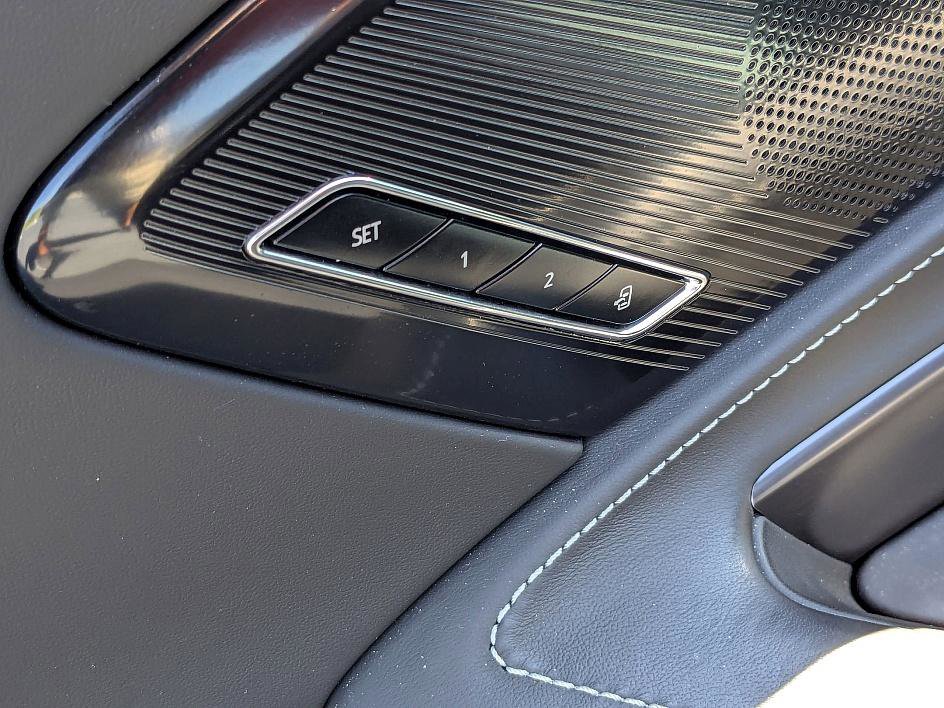 2024 Chevrolet Corvette 3LT photo 11