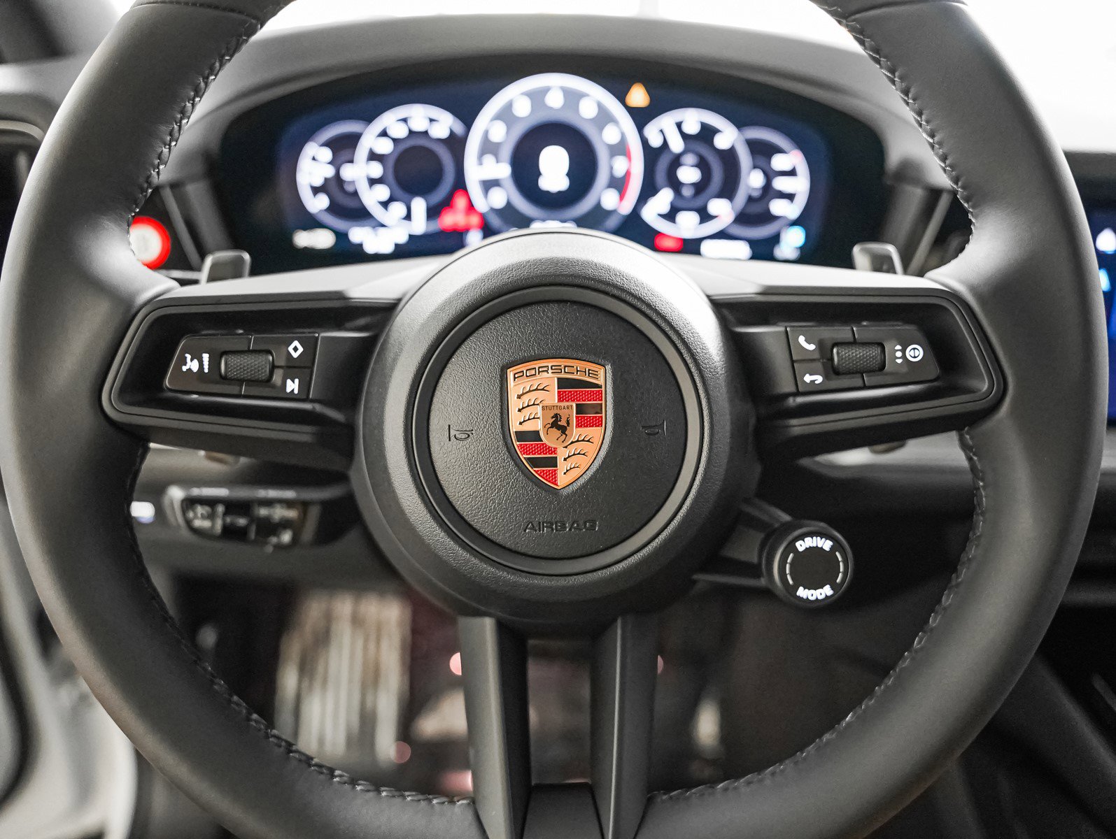 2026 Porsche Cayenne photo 17