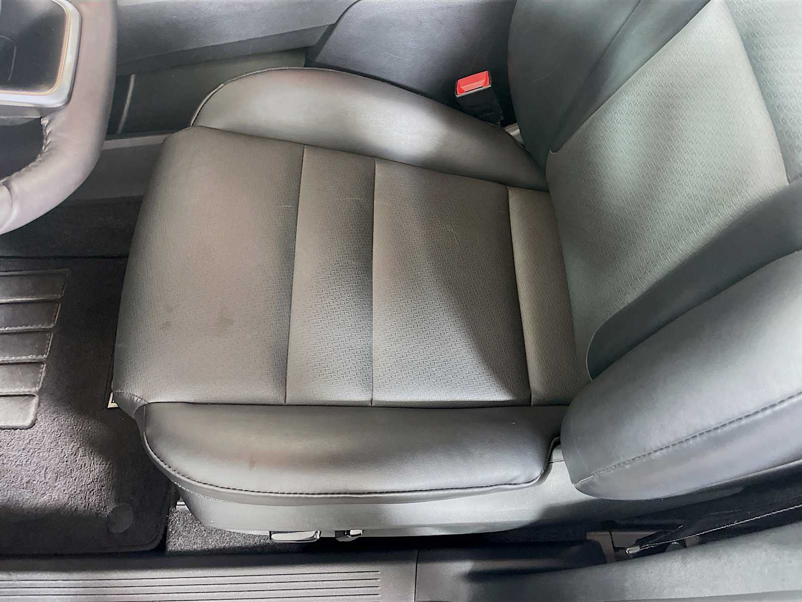2021 Nissan Rogue SV photo 15