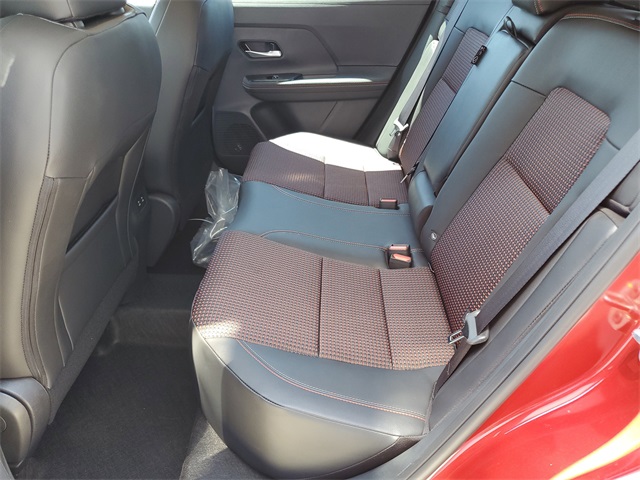 2025 Nissan Kicks SR photo 17