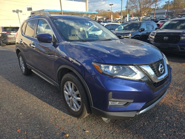 2017 Nissan Rogue SV photo 3