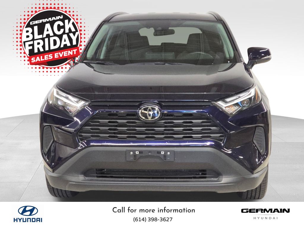 2024 Toyota RAV4 XLE photo 2