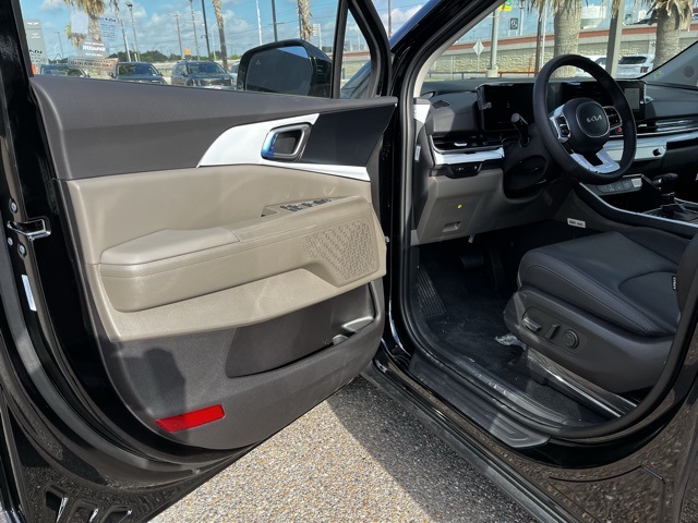 2026 Kia Carnival LXS photo 13