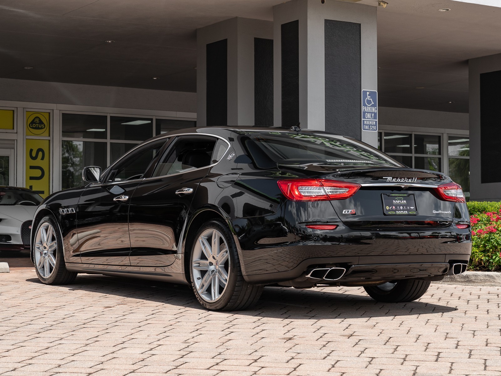 2014 Maserati Quattroporte GTS photo 33