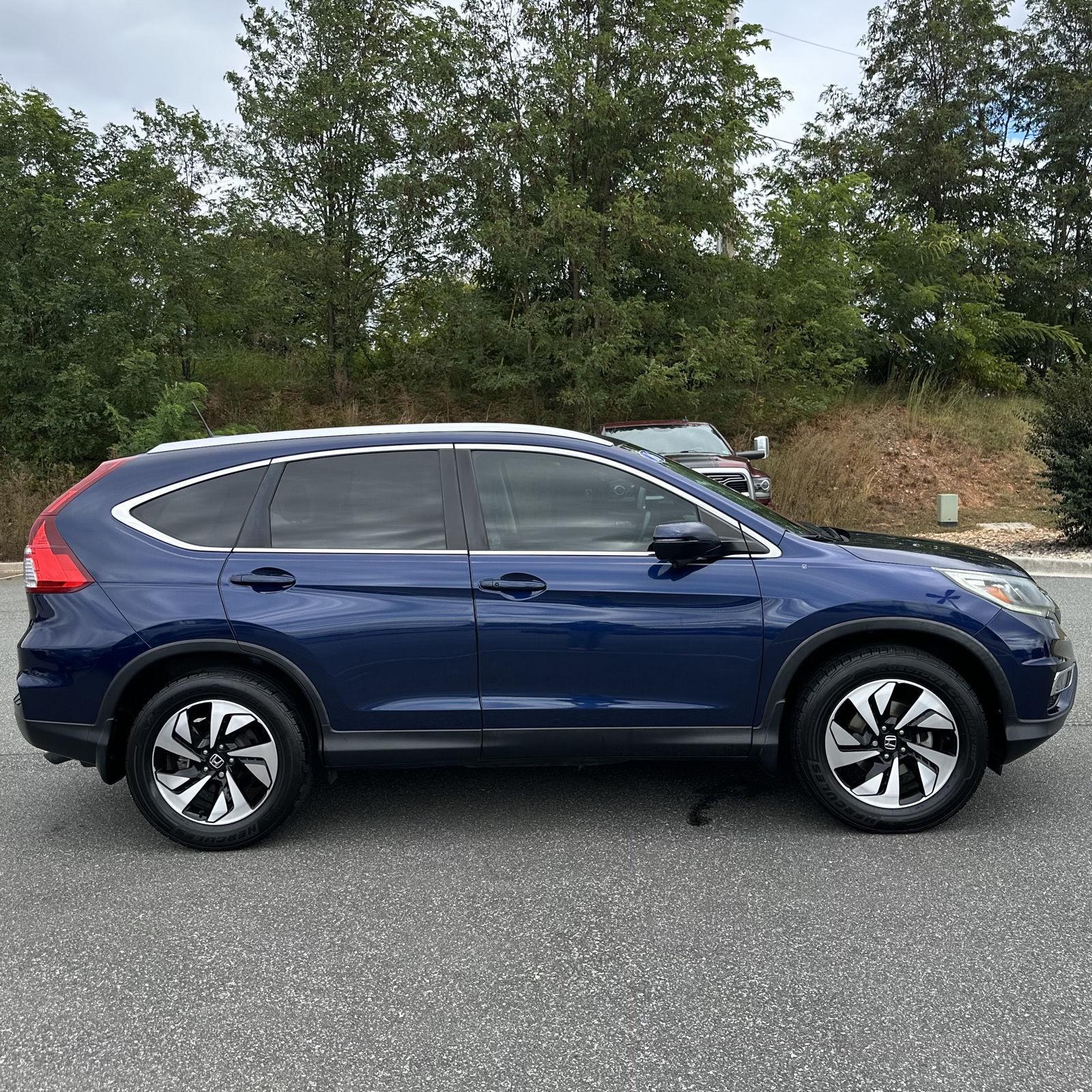 2016 Honda CR-V Touring photo 4