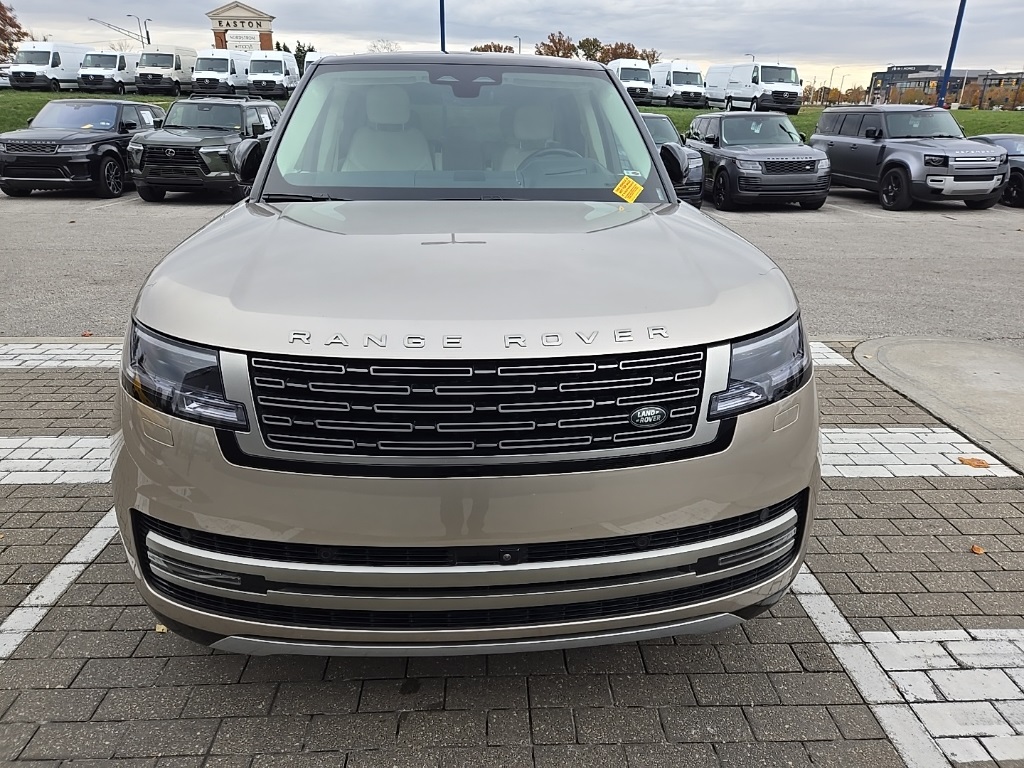 2024 Land Rover Range Rover SE photo 2
