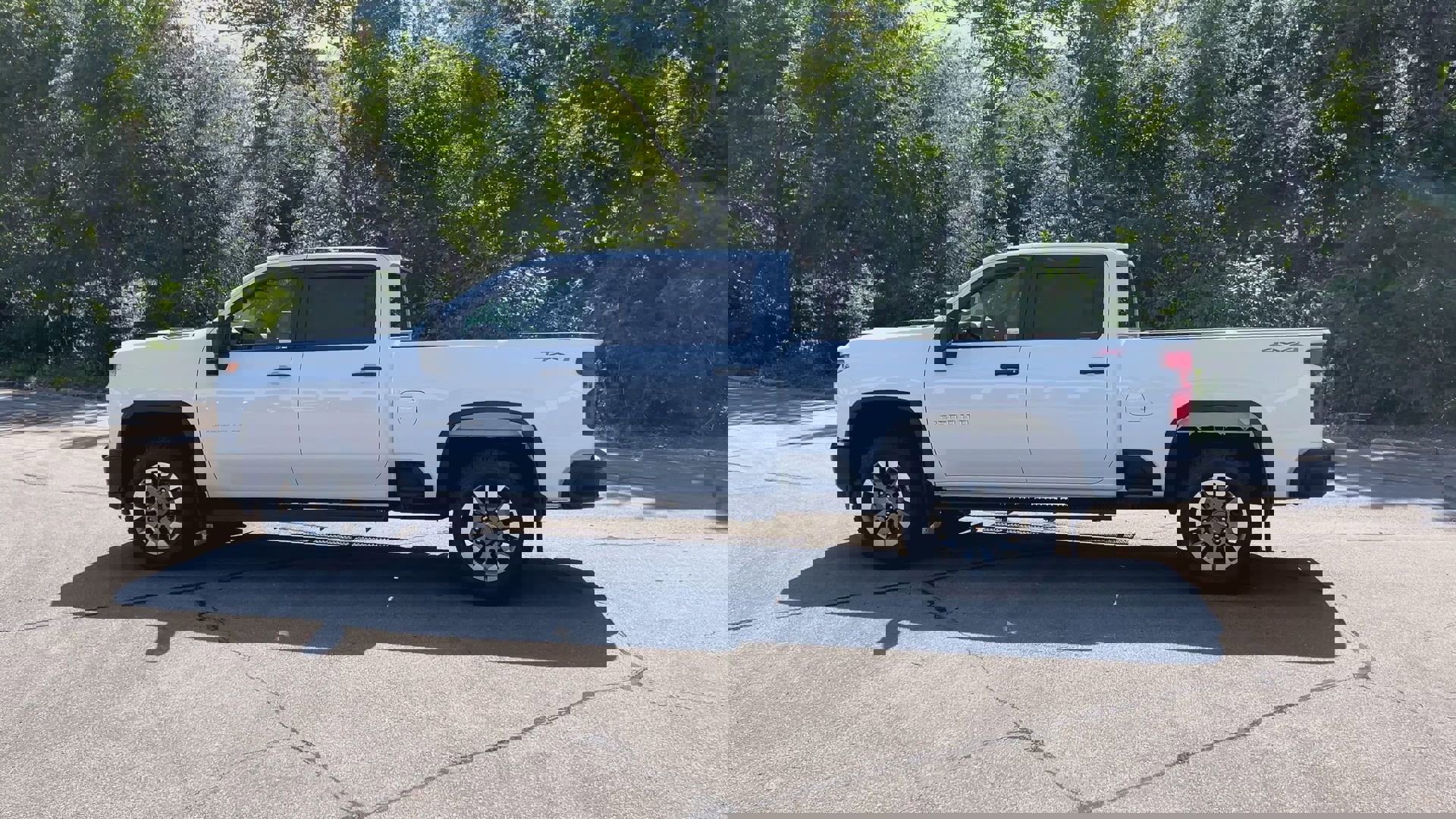 2023 Chevrolet Silverado 2500HD Custom photo 4