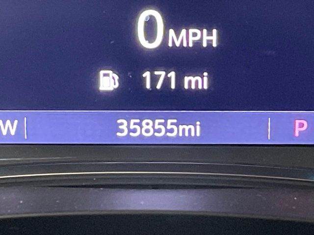 2022 Chevrolet Traverse 1LT photo 2