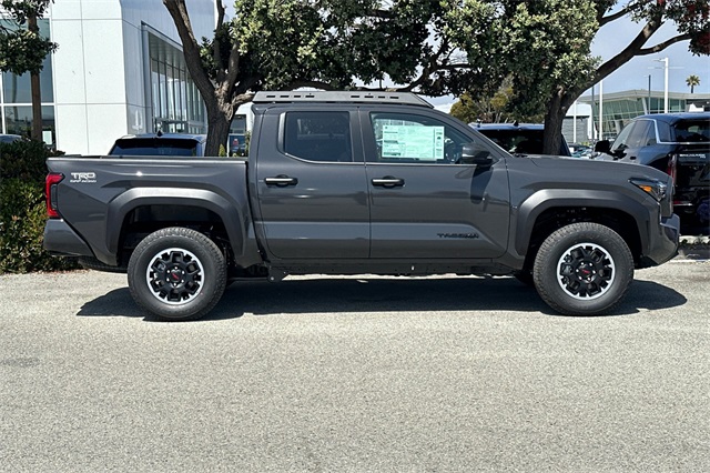 2025 Toyota Tacoma TRD Off-Road 4x4 Double Cab photo 3