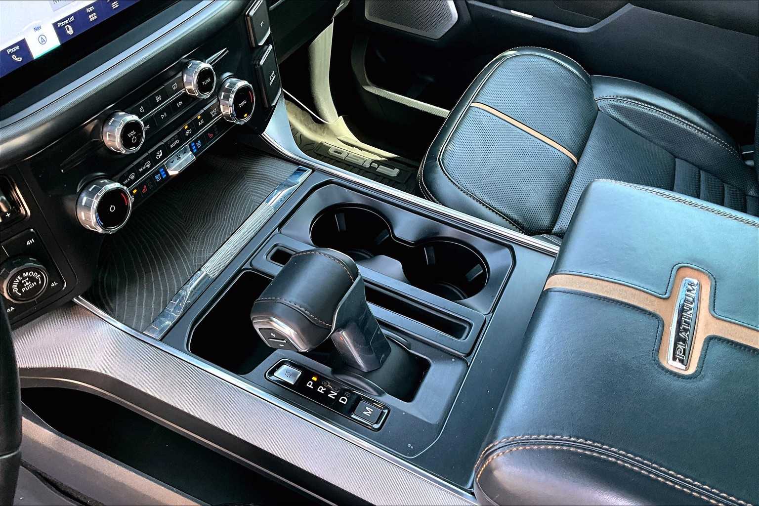 2022 Ford F-150 Platinum photo 16