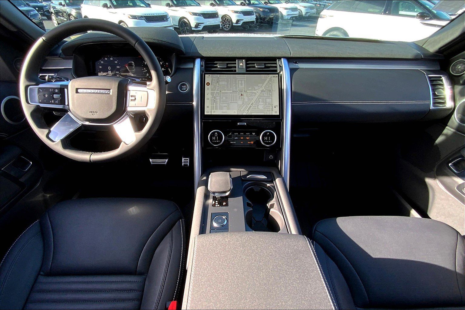 2025 Land Rover Discovery SE photo 3