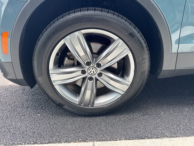 2021 Volkswagen Tiguan SEL photo 8