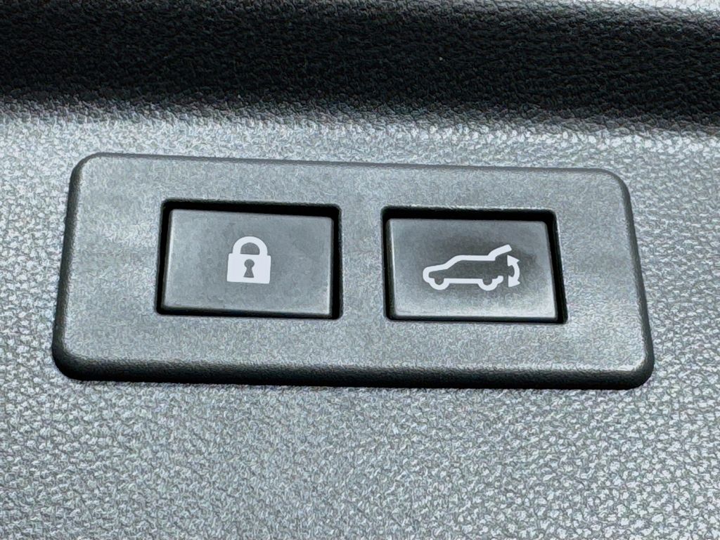 2020 Subaru Forester Touring photo 29